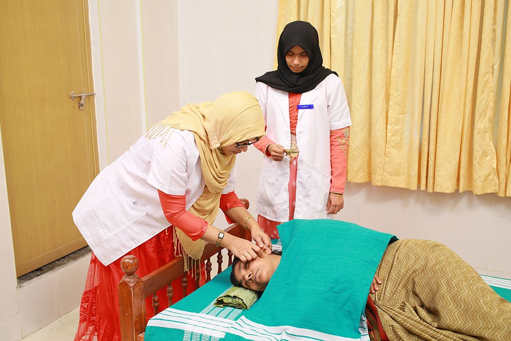 Traditional Ayurveda at Keraleeya Ayurveda Samajam